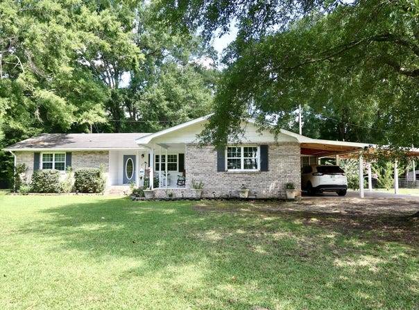 209 Singley, Columbia, MS 39429