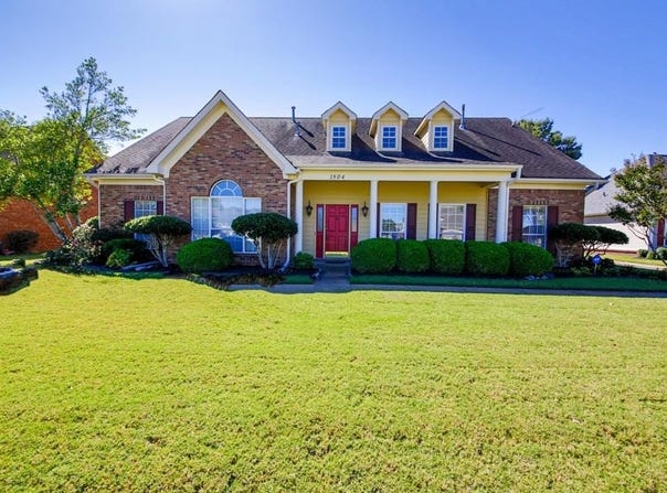 1504 W BARTON AVENUE, West Memphis, AR 72301