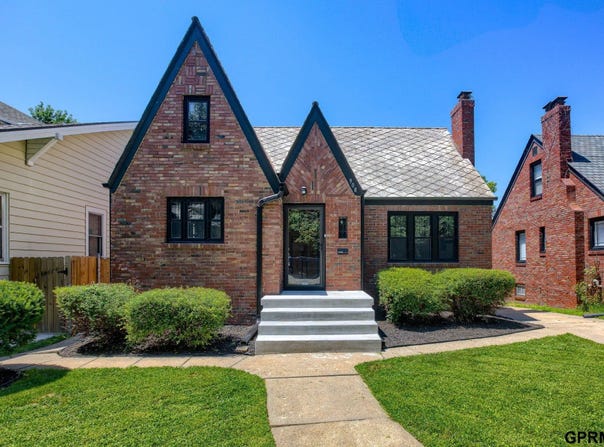 908 S 38th Avenue, Omaha, NE 68105