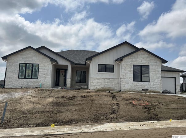 11412 S 124th Street, Papillion, NE 68046