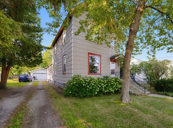 1701 13th Avenue, Menominee, MI 49858