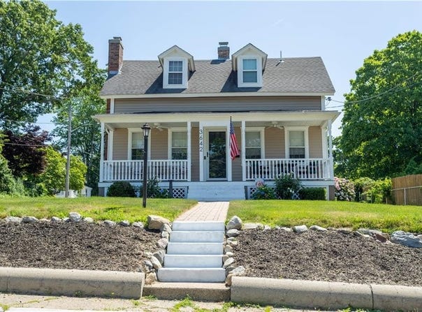 3642 Pawtucket Avenue, East Providence, RI 02915