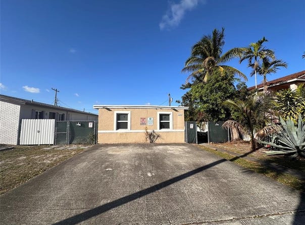 728 SW 6th St, Dania Beach, FL 33004