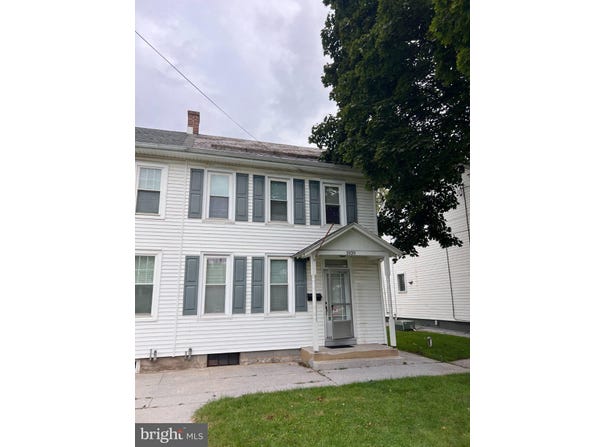 1939 W CUMBERLAND Street, LEBANON, PA 17042