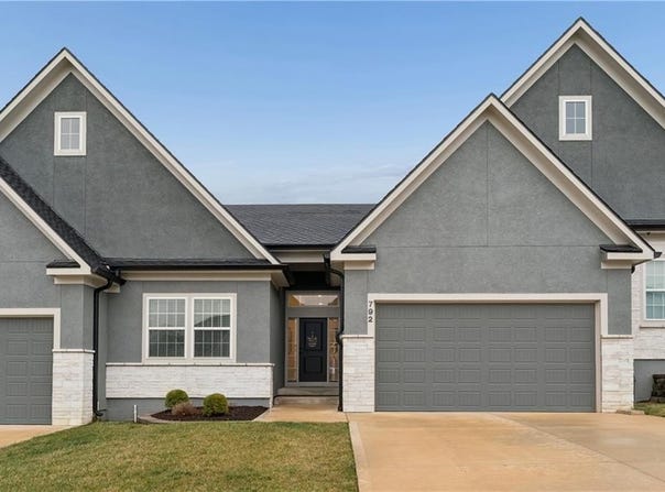 792 NE Algonquin Street, Lee's Summit, MO 64064