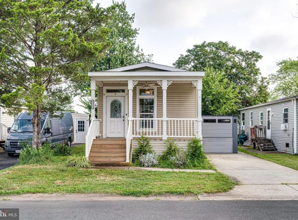 4252 AIRLINE PARKWAY, CHANTILLY, VA 20151