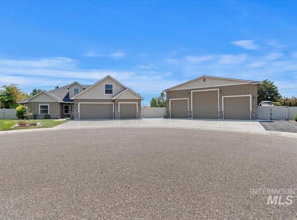 2630 Dogwood Ave, Fruitland, ID 83619