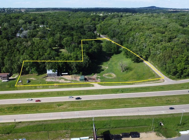 19400 US Route 20 W, EAST DUBUQUE, IL 61025