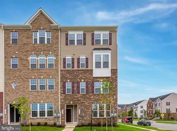 10746 PRESIDENTIAL PARKWAY, UPPER MARLBORO, MD 20772