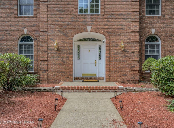 383 S Main Road, Mountain Top, PA 18707