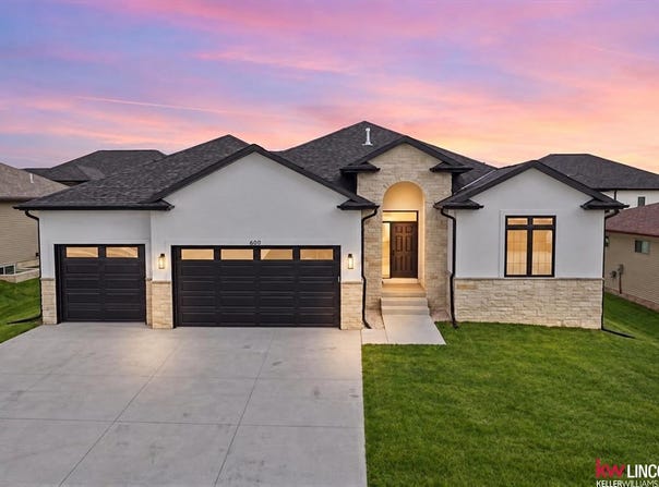 605 N 108 Street, Lincoln, NE 68527
