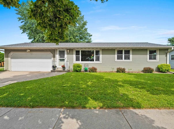 1233 S ERIE Street, DE PERE, WI 54115-3168