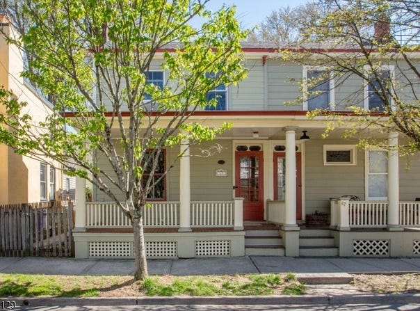 49 Buttonwood St, Lambertville City, NJ 08530-1645