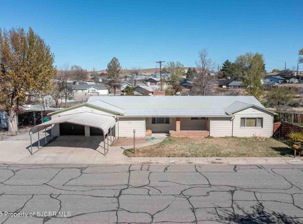 303 MESA Drive, Aztec, NM 87410