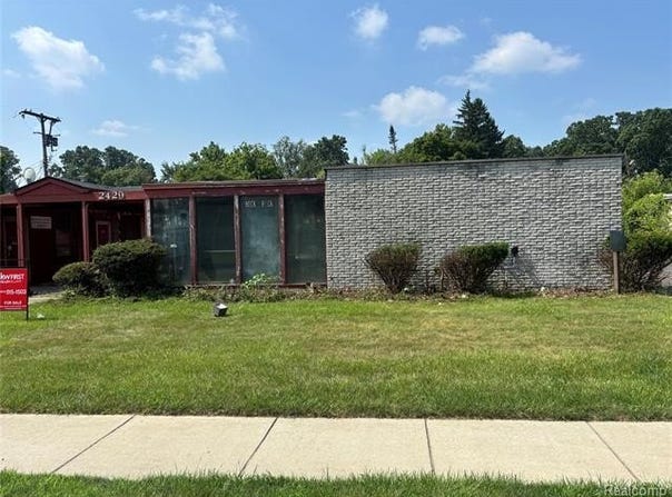 2429 Welch Boulevard, Flint, MI 48504