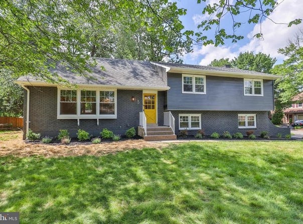 5 W CHEROKEE STREET, EMMAUS, PA 18049