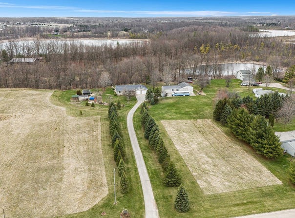 411 E Lake Street, Sand Lake, MI 49343