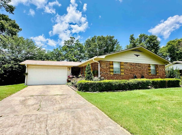 1912 W Arch Avenue, Searcy, AR 72143