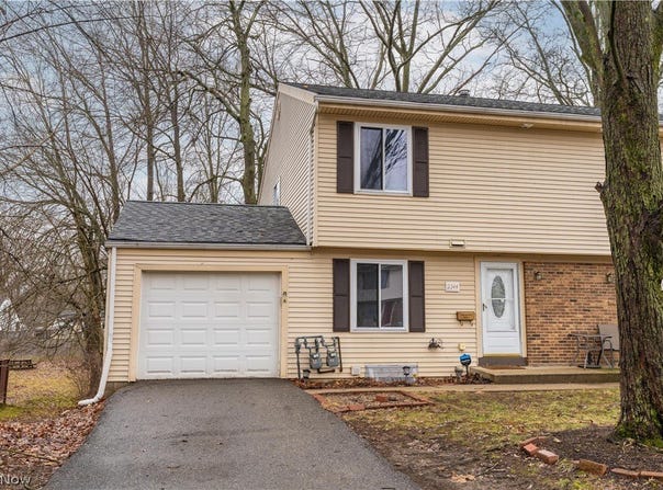 2344 Echo Valley Drive, Stow, OH 44224