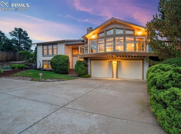 4323 Roundtree Court, Colorado Springs, CO 80915