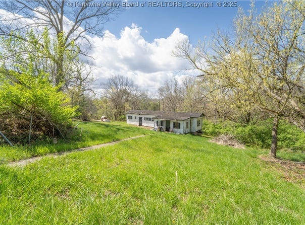 1204 Chestnut Street, South Charleston, WV 25309