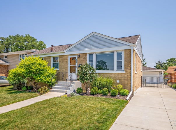 4429 Scott Street, Schiller Park, IL 60176