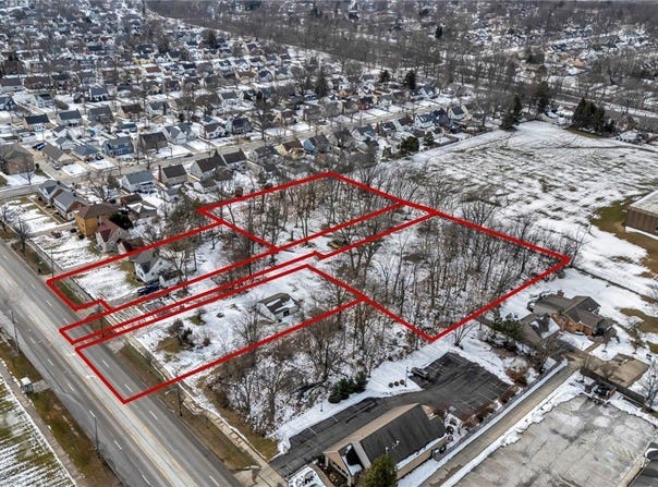 7364 Pearl Road, Middleburg Heights, OH 44130