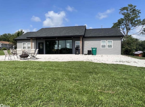 1261 Green Acres Drive, Ellston, IA 50074
