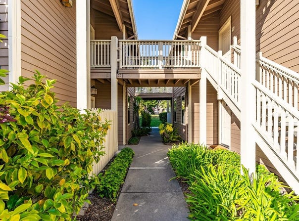 57 Lakeshore Court, Richmond, CA 94804