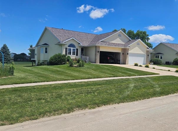 201 Wildcat Trail, Shellsburg, IA 52332