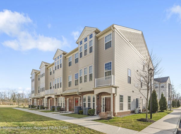 1 Kyle Drive, Tinton Falls, NJ 07712