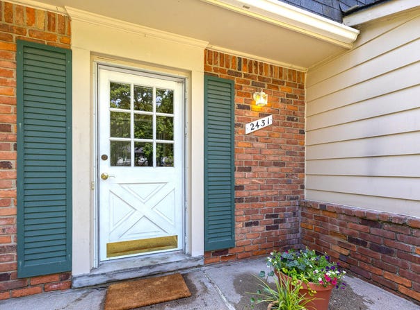 2431 Roanoke Drive, Ypsilanti, MI 48197