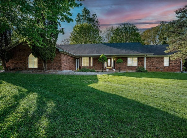 25 FLINT RIDGE RD, MONTICELLO, KY 42633