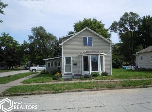123 W SUPERIOR Street, Missouri Valley, IA 51555