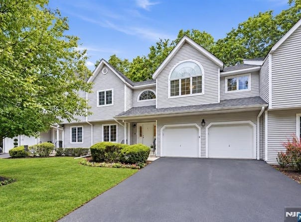 3 Drake Drive, Hillsdale, NJ 07642