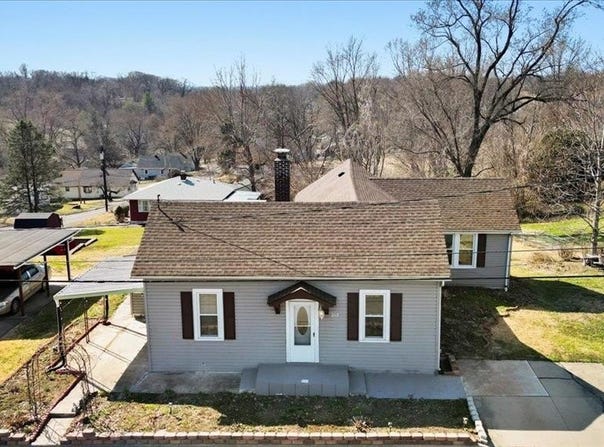 212 SUMMIT Avenue, Glen Carbon, IL 62034