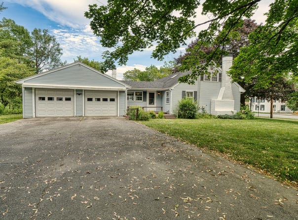 295 Main Street, Thomaston, ME 04861