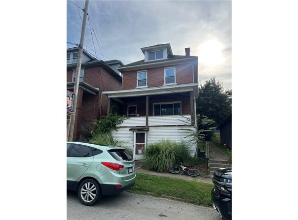 515 Lowry Ave, Jeannette, PA 15644