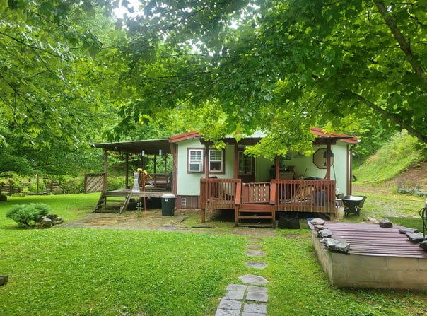 523 Bullskin Branch Road, Oneida, KY 40972