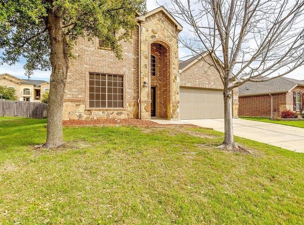 1320 Shelley Drive, Burleson, TX 76028