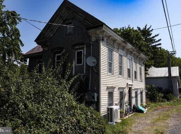 2678 W MAIN STREET, HEGINS, PA 17938