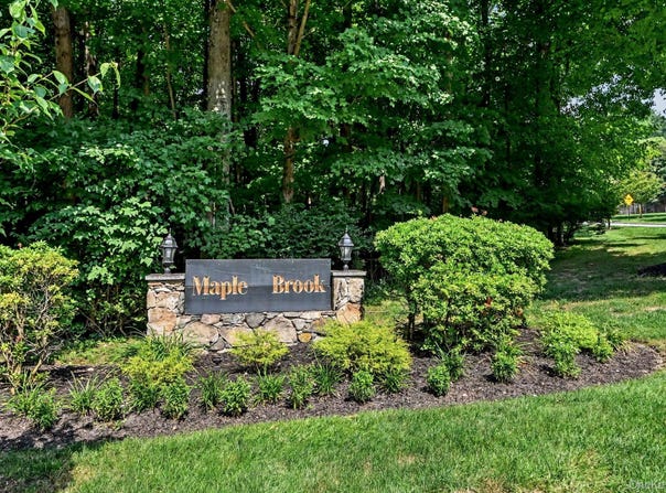 210 Sandpiper Court, Yorktown Heights, NY 10598