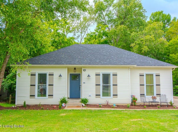 517 E Washington St, La Grange, KY 40031