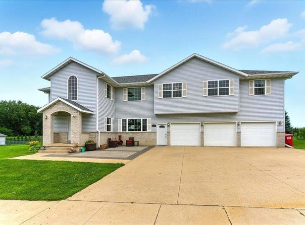 619 Sal Avenue, Dunkerton, IA 50626