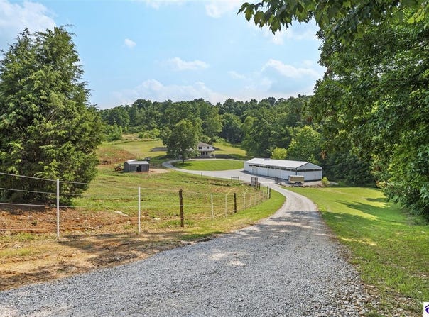 9989 E US 60, Irvington, KY 40146