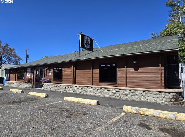 25 NE MAIN ST, Dufur, OR 97021