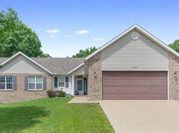 220 Forest Lane, Branson, MO 65616