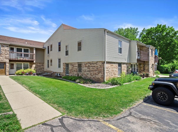 N114w16680 Crown Dr, Germantown, WI 53022