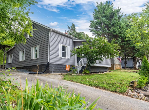 241 Boardman Ave, Maryville, TN 37803