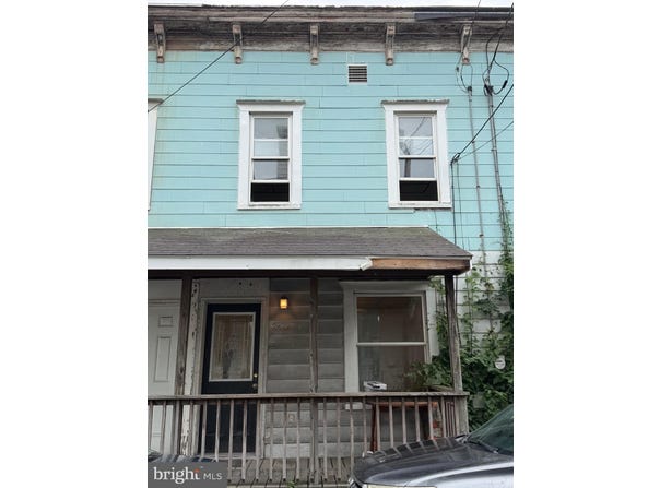 2422 W WATER Street, MAHANOY PLANE, PA 17949